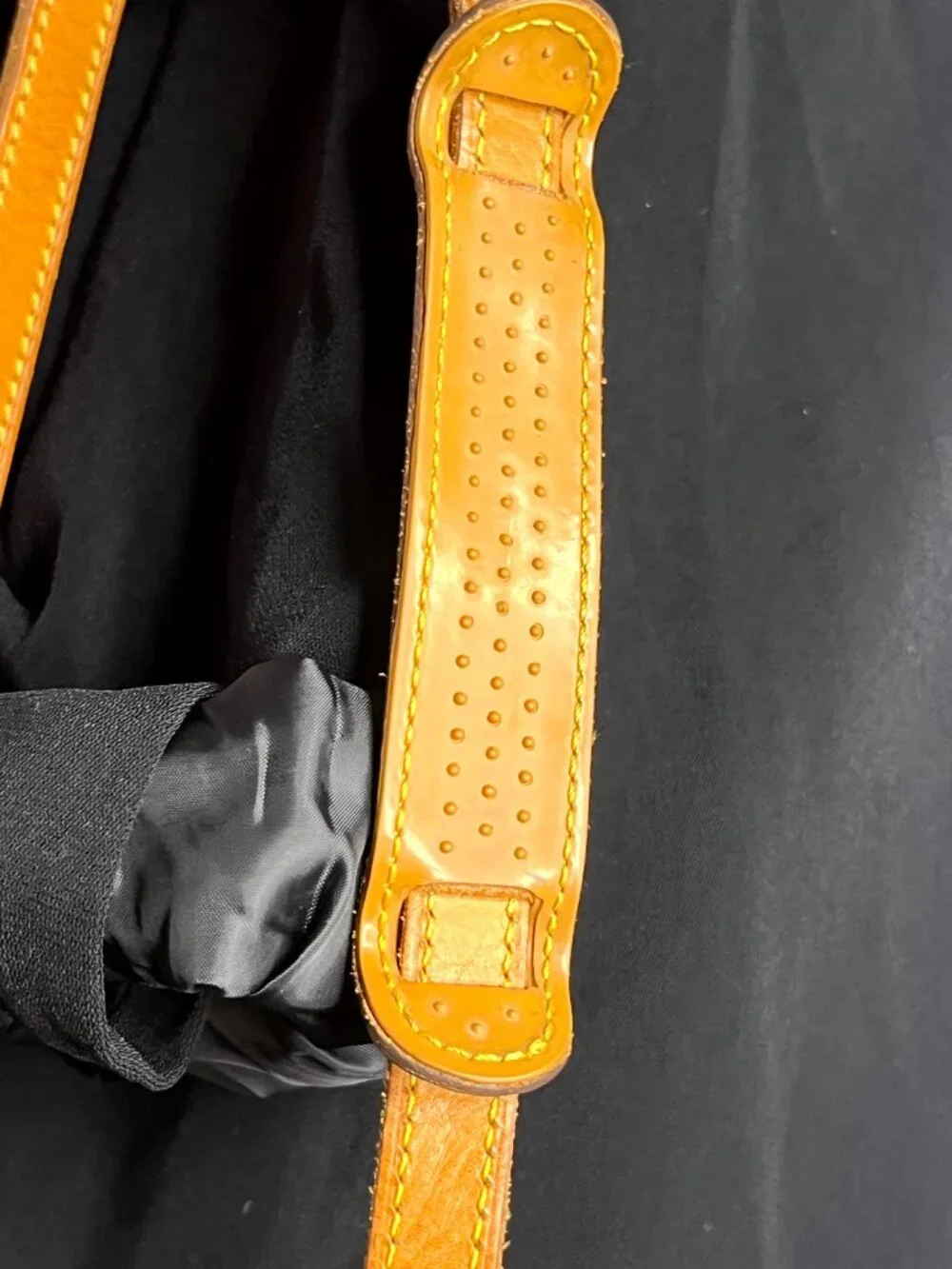 Authentic Louis Vuitton Cross Body Bag Shoulder HandBag Signature logo